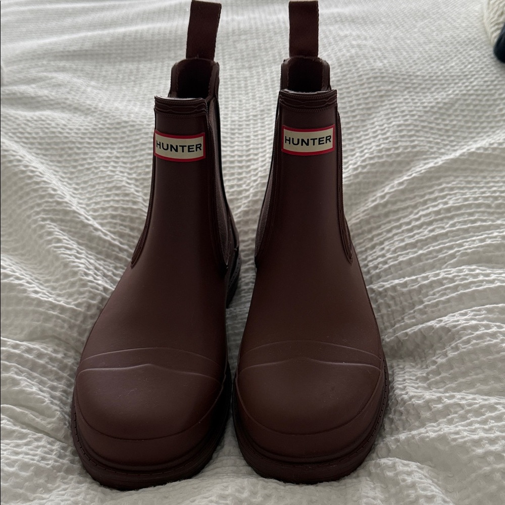 Hunter ankle boots. Brown/plum color